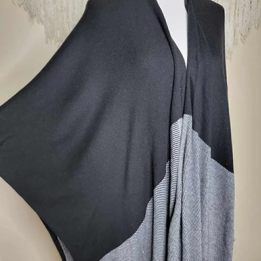 White House Black Market Wrap Stripe Fringe Ruana Black Gray Medium Large